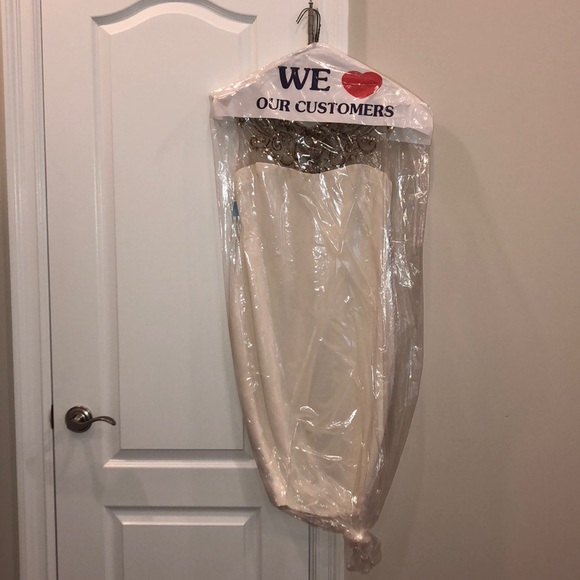 Marchesa Bridal Dress with beading - Picture 2 of 6